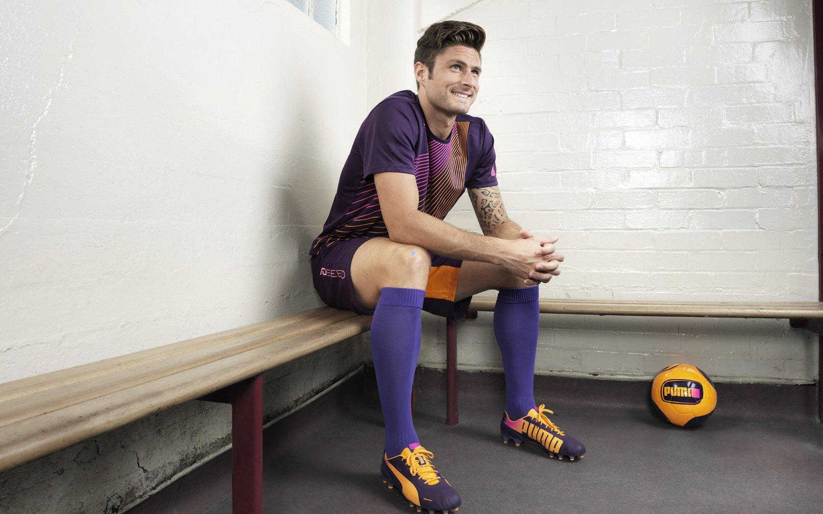 开云_巴萨求购拉什福德新策略曝光，降薪与防守升级成转会核心，欧冠对手马德里竞技与那不勒斯成背景板