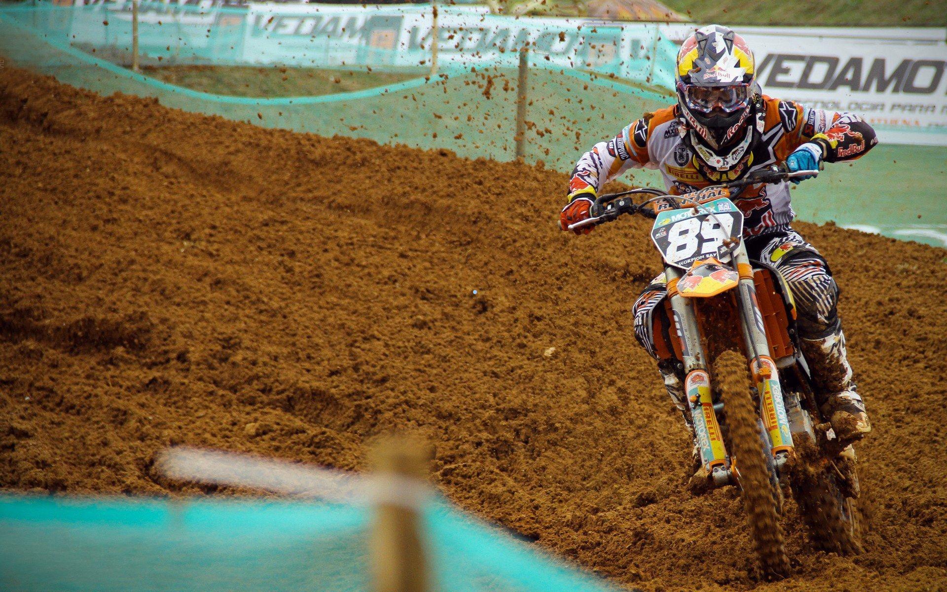 【开云】雷霆主场大胜马刺豪取四连胜，亚历山大狂砍34分统治赛场；文班亚马17分7板难挽败局